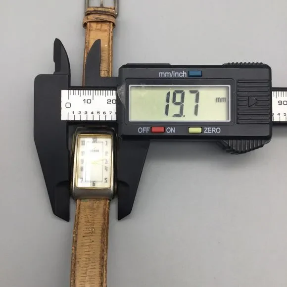 Vintage Guess Watch Women 20mm Gold Tone Tank 1993 Leather Band New Battery - Picture 11 of 13